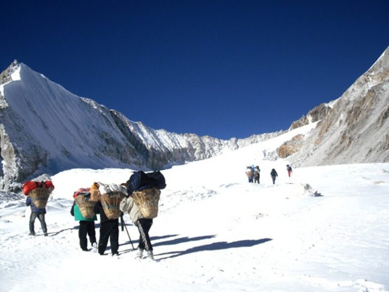 Makalu Sherpani Col Pass Trek